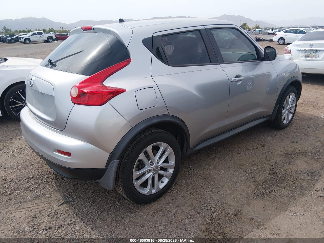 2011 NISSAN JUKE S · 4/10