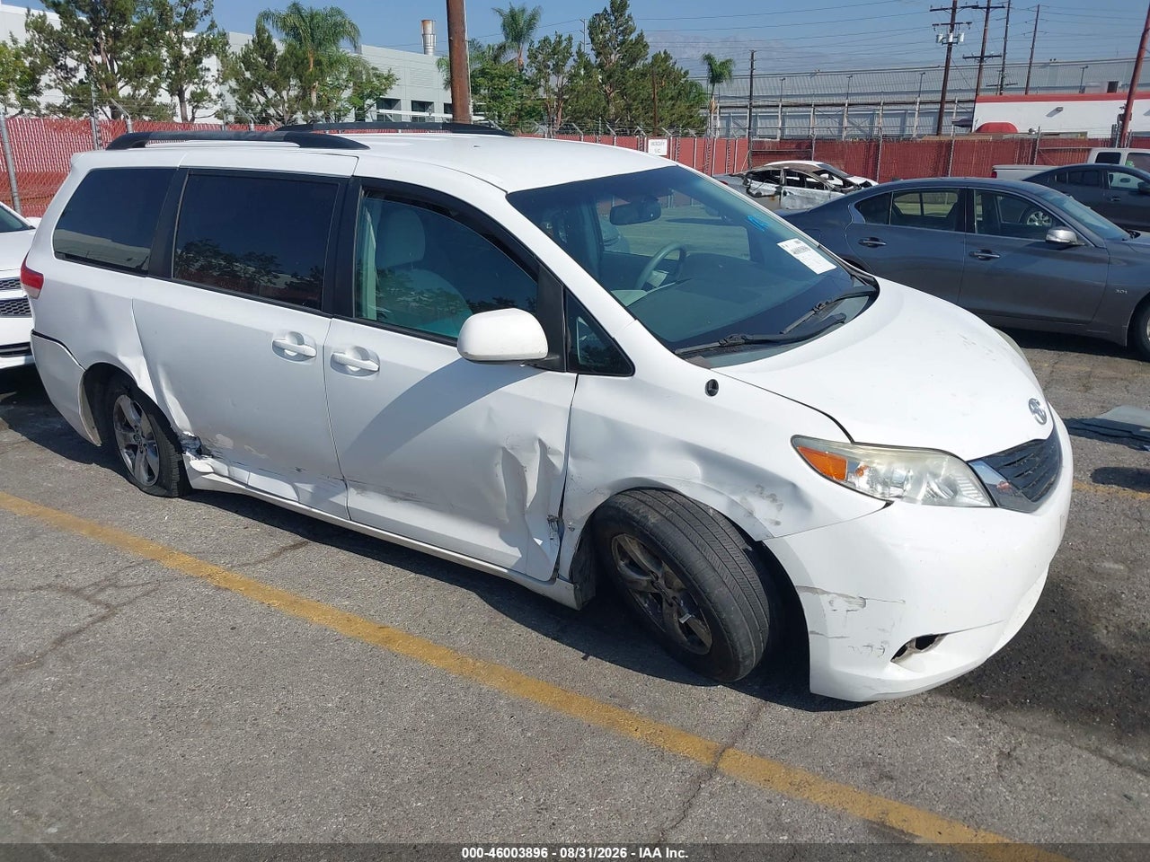 2011 TOYOTA SIENNA LE V6