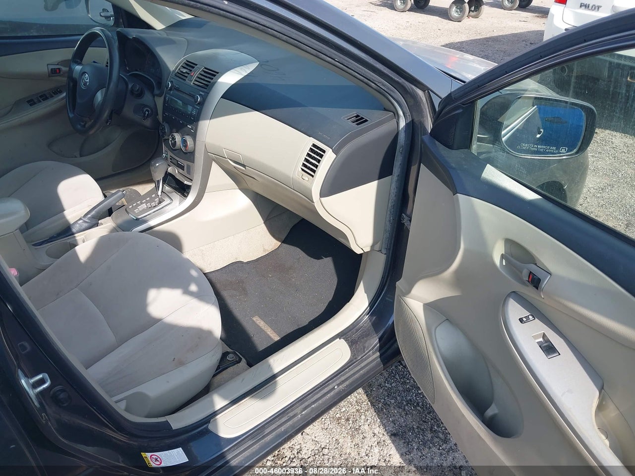 2011 TOYOTA COROLLA LE · 5/11
