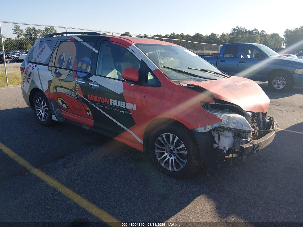2019 TOYOTA SIENNA XLE 8 PASSENGER