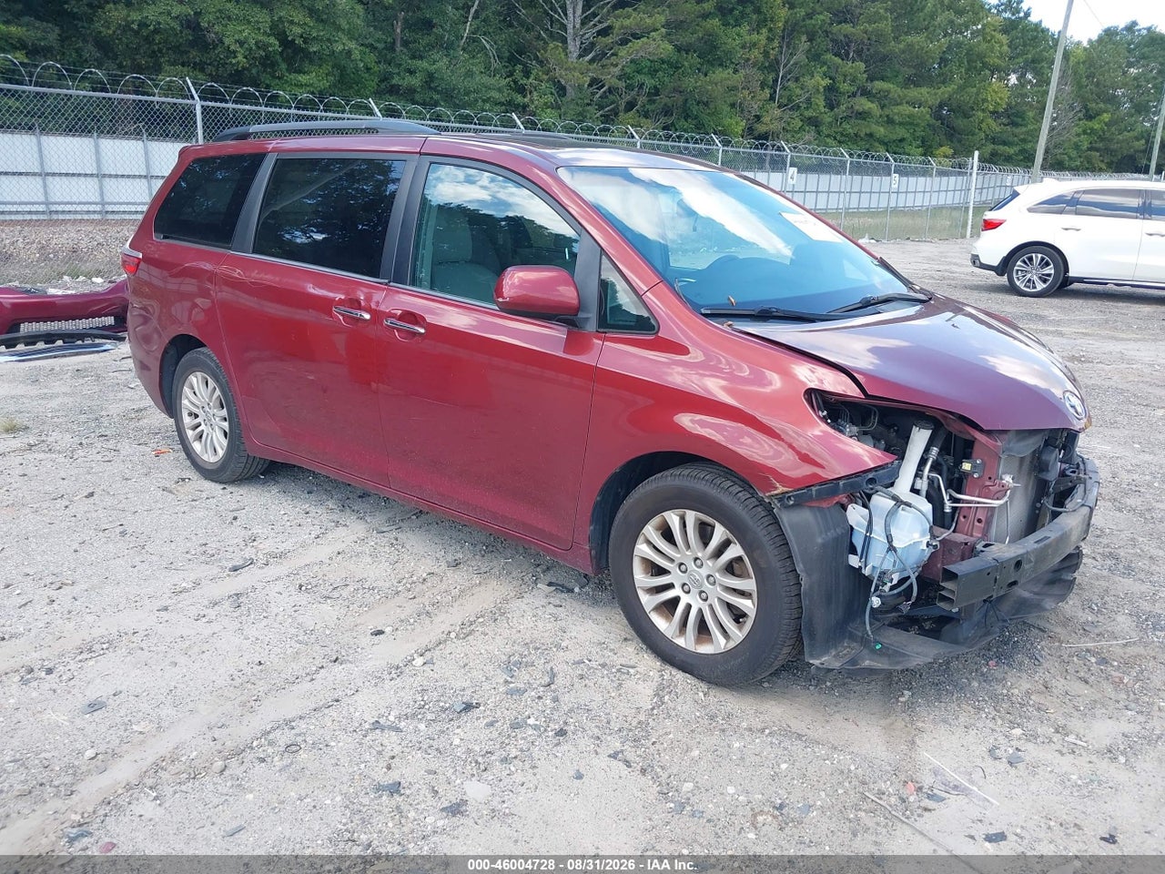 2015 TOYOTA SIENNA XLE 8 PASSENGER
