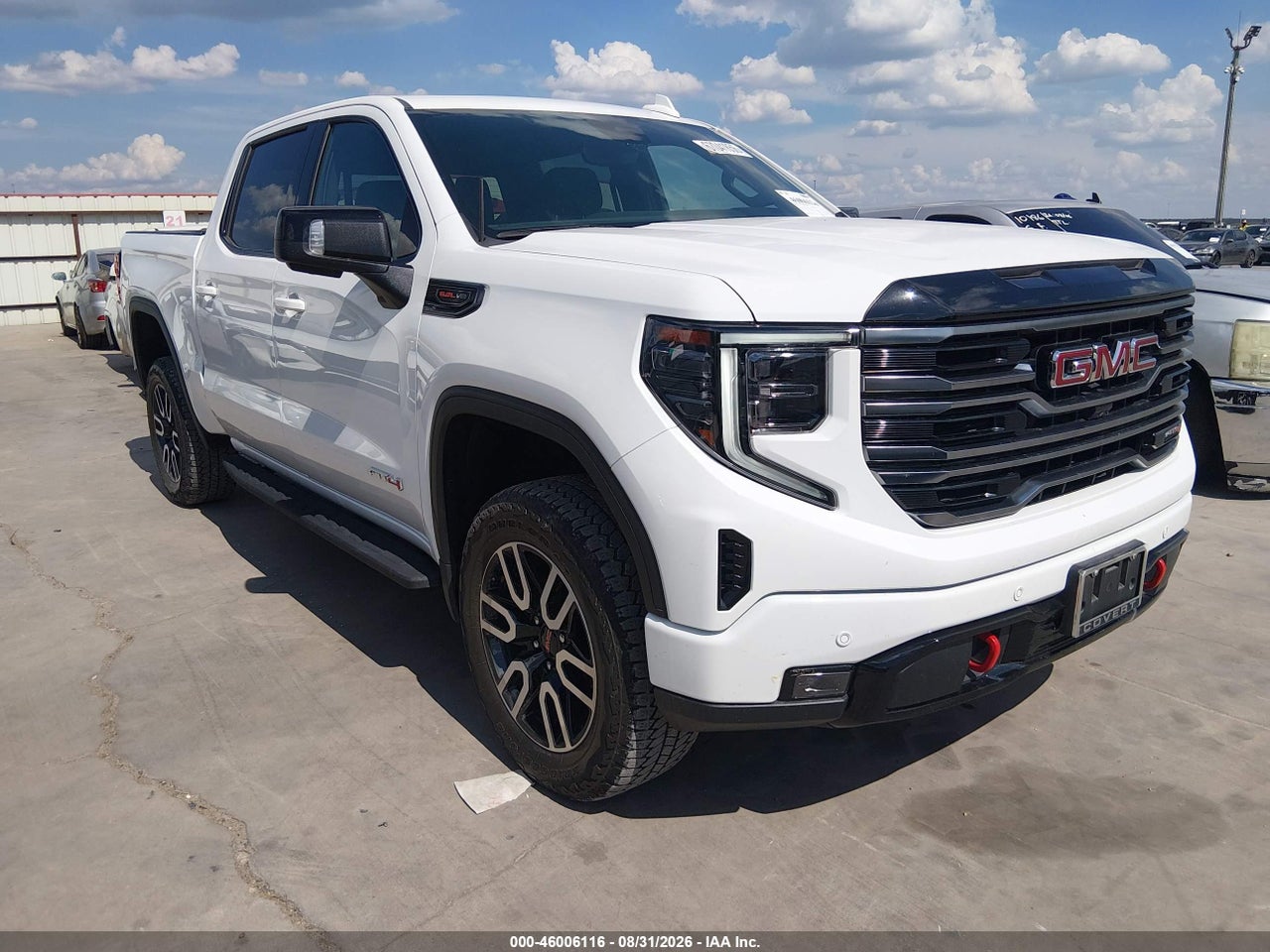 2025 GMC SIERRA 1500 4WD SHORT BOX AT4