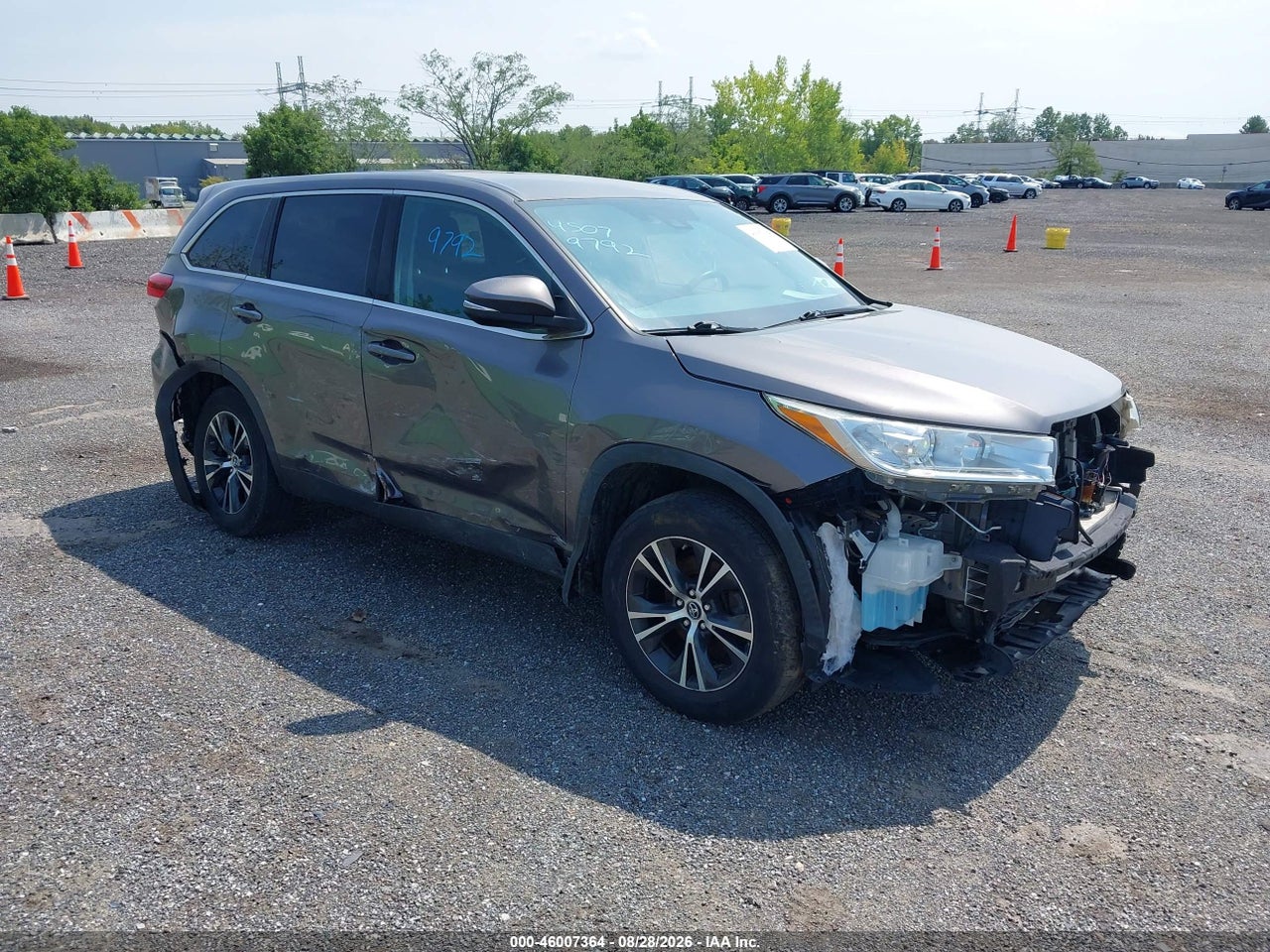 2019 TOYOTA HIGHLANDER LE