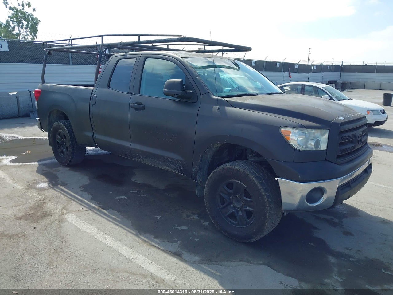 2011 TOYOTA TUNDRA GRADE 5.7L V8